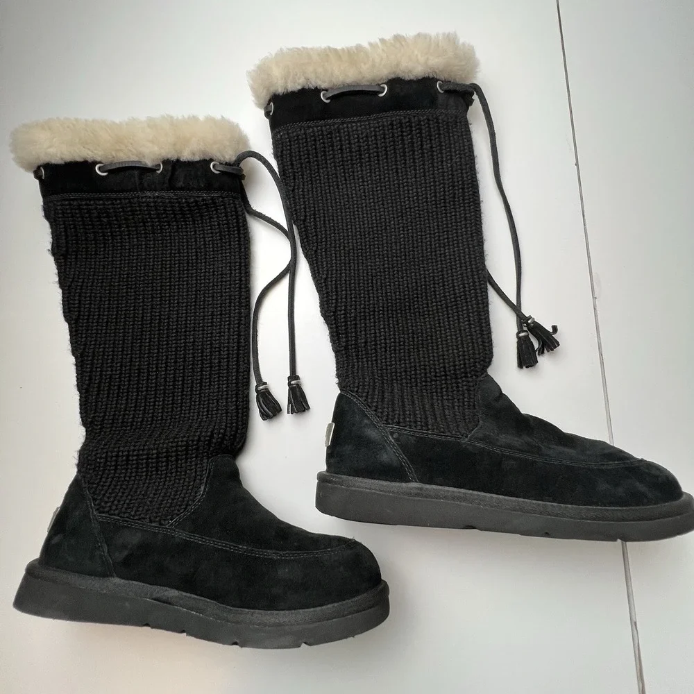 UGG Suburb Women's  Size 8 Black Knit Suede Sweater Winter Lined Boots